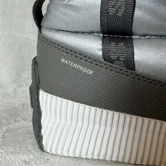 Sorel puffer boots - Picture 5 of 9